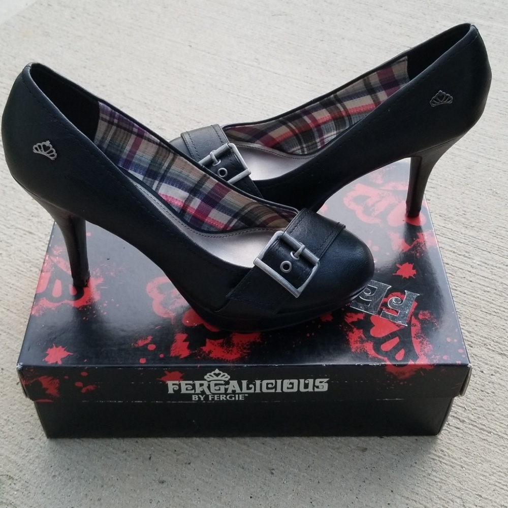 Size 10w Fergalicious heels